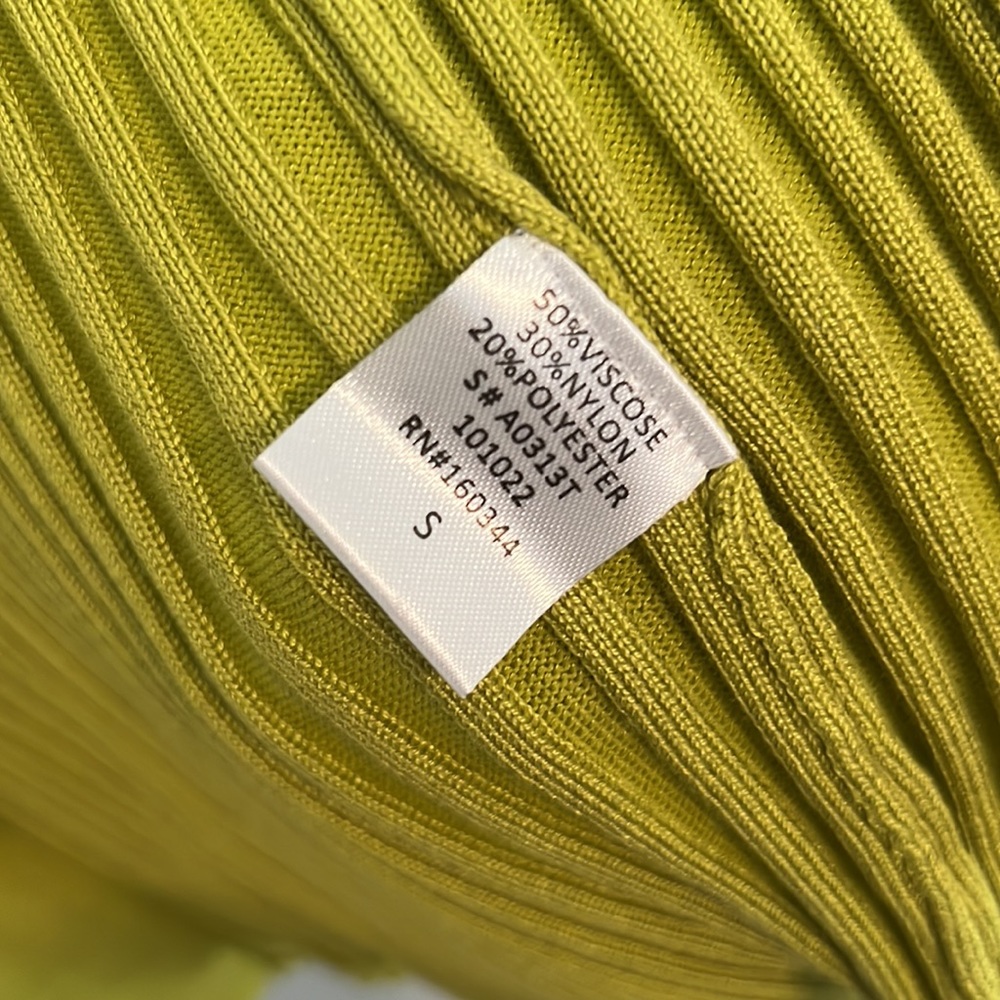 HP!! 🎉NWT Long sleeved ribbed top - Picture 6 of 6